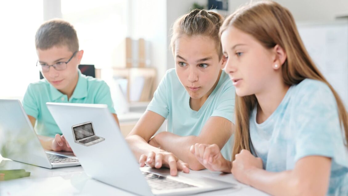 Jaki laptop do szkoły dla uczniów? Poradnik
